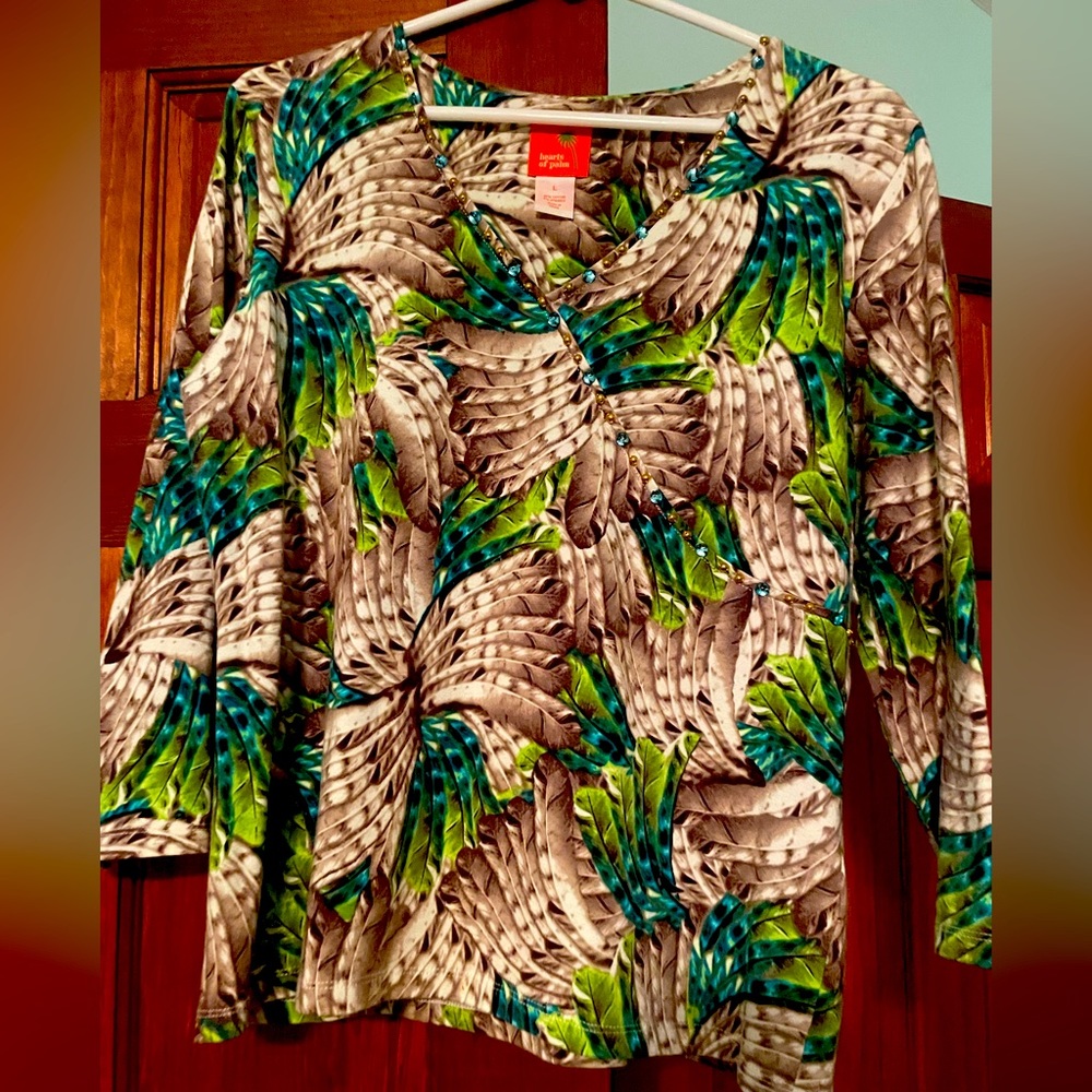 Women’s shirt